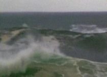 Valuri de până la 15 metri înălţime, în Hawaii (VIDEO)
