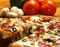 Pizza napoletană, protejată de UE: Doar anumite ingrediente şi metode de gătit permit folosirea denumirii
