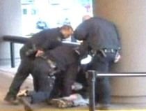 New York. Vânzător ambulant, ucis de poliţişti sub ochii trecătorilor (VIDEO)
