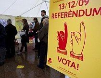 Referendum simbolic: Catalanii votează pentru independenţă
