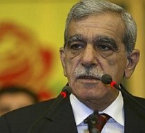 Parlamentarii kurzi demisionează în masă din Parlamentul turc. Partidul lor, scos în afara legii

