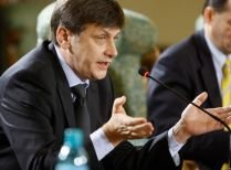 Antonescu: Discuţia cu Băsescu avea şanse să semene cu o dezbatere Ciutacu - Pora (VIDEO)