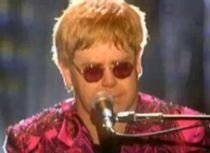 Sir Elton John vine în România: Artistul va concerta la Bucureşti, pe 5 iunie (VIDEO)
