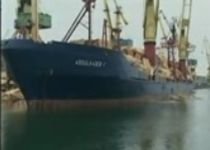 Sute de metri de cherestea, scufundate în mare la Portul Constanţa (VIDEO)