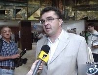 Oprişan îi cere lui Geoană să-şi depună mandatul de preşedinte PSD şi să încerce reinvestirea la viitorul Congres
