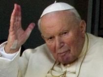 Papa Benedict a făcut primul pas pentru beatificarea Papei Ioan Paul al II-lea