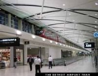 Aeroportul din Detroit, din nou în alertă, din cauza unui pasager suspect (VIDEO)