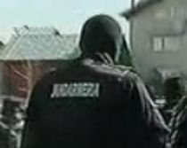 Jandarm din judeţul Bacău, bătut în timp ce asigura paza la un eveniment de Anul Nou (VIDEO)