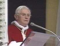 Papa Benedict le-a transmis credincioşilor mesajul tradiţional de Anul Nou (VIDEO)
