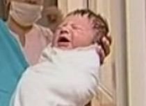 Primul bebeluş din 2010 născut în Capitală este o fetiţă (VIDEO)
