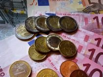 Cursul de schimb, la minimul ultimelor 8 luni. 4,1355 lei pentru un euro