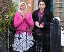 Culmea tupeului: Românii care s-au mutat ilegal în casa unor britanici au cerut 2.000 de lire ca să plece