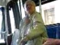 Şoferiţă de autobuz din New York, înjurată zdravăn de o bătrână din România - VIDEO