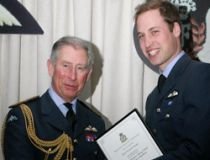 Prinţul William absolvit cursurile de piloţi de elicoptere ale Royal Air Force