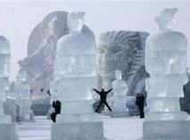 Sculpturi spectaculoase în gheaţă, la Festivalul Iernii de la Beijing (VIDEO)
