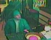 Înjunghiat în propriul bar, pentru că a cerut unui client să îşi plătească datoria (VIDEO)