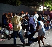 Haiti: 10.000 de soldaţi americani aşteptaţi pentru oprirea violenţelor

