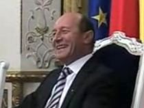 Engleza naşte confuzii. Băsescu: Probabil aţi văzut bugetul. Kollatz Ahnen: Nu pare falimentar (VIDEO)
