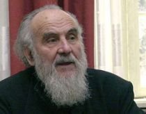 Episcopul Irinej Niski de Niş este noul Patriarh al Bisericii Ortodoxe din Serbia