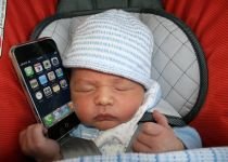 iPhone care traduce limbajul bebeluşilor, creat de un pediatru spaniol