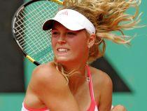 Caroline Wozniacki, eliminată de la Australian Open. Surorile Williams merg în sferturi