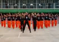 Omagiu din închisoare pentru Michael Jackson: 1.500 de prizonieri s-au antrenat pentru un dans sincron (VIDEO)
