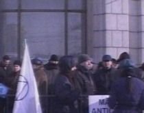 Sindicaliştii reiau protestele în faţa Ministerului de Finanţe