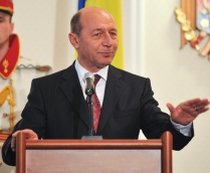 Băsescu: "Nimeni nu ne poate convinge că avem alt sânge decât moldovenii" (VIDEO)