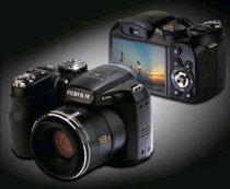 Fujifilm Finepix S2500HD - o cameră foto cu zoom de 18X, care filmează HD (FOTO)