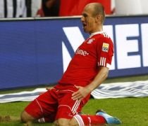 Colanţii lui Arjen Robben au ajuns subiect de discuţie pentru Liga Profesionistă Germană