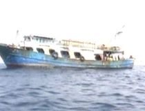 Mai mulţi marinari români s-ar putea afla într-o navă capturată de piraţii somalezi în Golful Aden