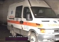 Infotrafic. O bătrână a fost grav rănită, după ce ambulanţa în care se afla s-a ciocnit cu un microbuz (VIDEO)