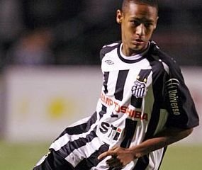 Neymar străluceşte pentru Santos. Vezi un gol senzaţional marcat de fotbalistul de 17 ani (VIDEO)