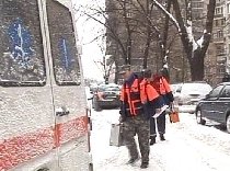 Circulaţia ambulanţelor, îngreunată: În Capitală, peste o mie de oameni au avut nevoie de ajutor (VIDEO)