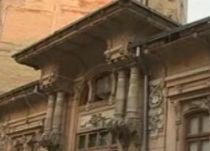 Casele de patrimoniu din Bucureşti, incendiate din interese imobiliare (VIDEO)