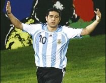 Maradona lasă CM fără un star: "Riquelme este un subiect închis pentru naţională"