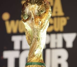 Pentru prima dată în istorie Coca-Cola aduce trofeul Cupei Mondiale de Fotbal FIFA în România