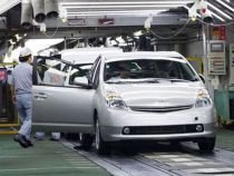 Toyota retrage de pe piaţă 10.000 de camionete