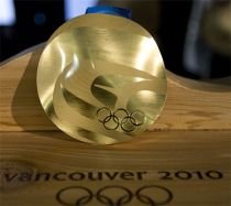 Medalii unicat şi reciclabile: citeşte povestea trofeelor de la Vancouver şi legătura lor cu Nadia Comăneci