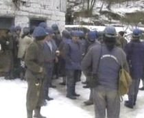 Protest la mina Băiţa: 170 de ortaci s-au blocat în subteran pentru că nu şi-au primit salariile (VIDEO)