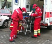 Victima unui accident rutier, plimbată peste opt ore prin trei spitale din Iaşi