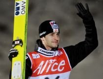 Vedetele Austriei câştigă medalia de aur la sărituri cu schiurile la Vancouver