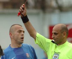 UEFA a suspendat un arbitru bosniac pe viaţă. Alţi doi "fluieraşi" au primit pedepse pe termen limitat