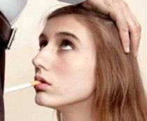 Francezii interzic reclama scandaloasă în care fumatul este comparat cu sexul oral - FOTO