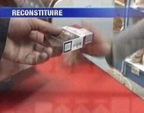 Ce mai inventează românii ca să facă rost de ţigări? Metoda înlocuirii (VIDEO)