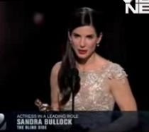 Sandra Bullock, Zmeura de Aur şi Oscarul în acelaşi an. Vezi discursurile actriţei (VIDEO)