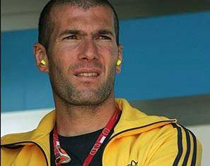 Preşedintele Algeriei i-a propus lui Zidane postul de selecţioner, dupa Cupa Mondială