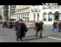 Manifestaţii stradale, circuaţie blocată, presă îngheţată: Grecia, paralizată din nou de grevă (VIDEO)