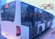 Un autobuz a intrat pe trotuar în Sectorul 3 al Capitalei: Doi călători şi un pieton, răniţi (VIDEO)