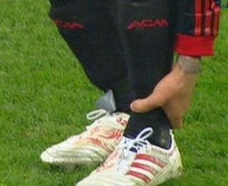 Beckham spune adio Cupei Mondiale 2010, după ce a suferit o ruptură a tendonului lui Ahile